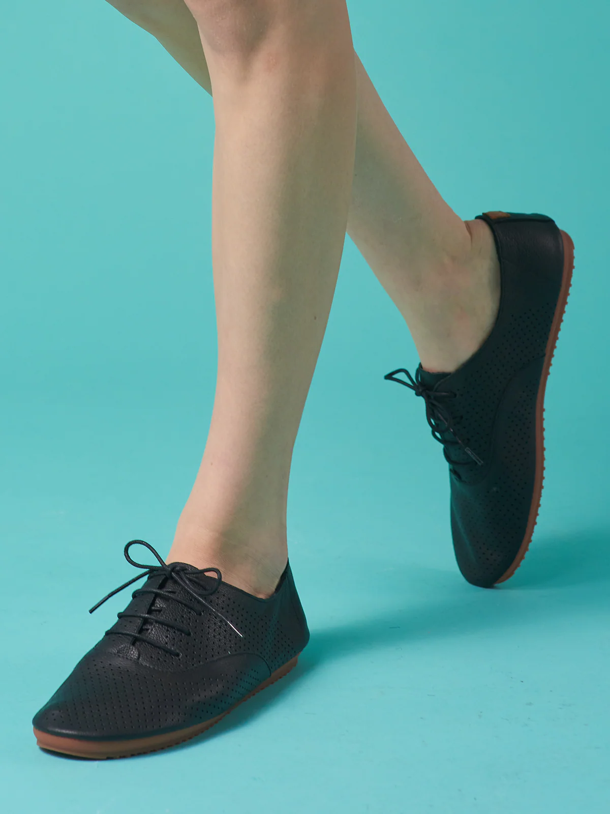 Holly II - Black - Image 5