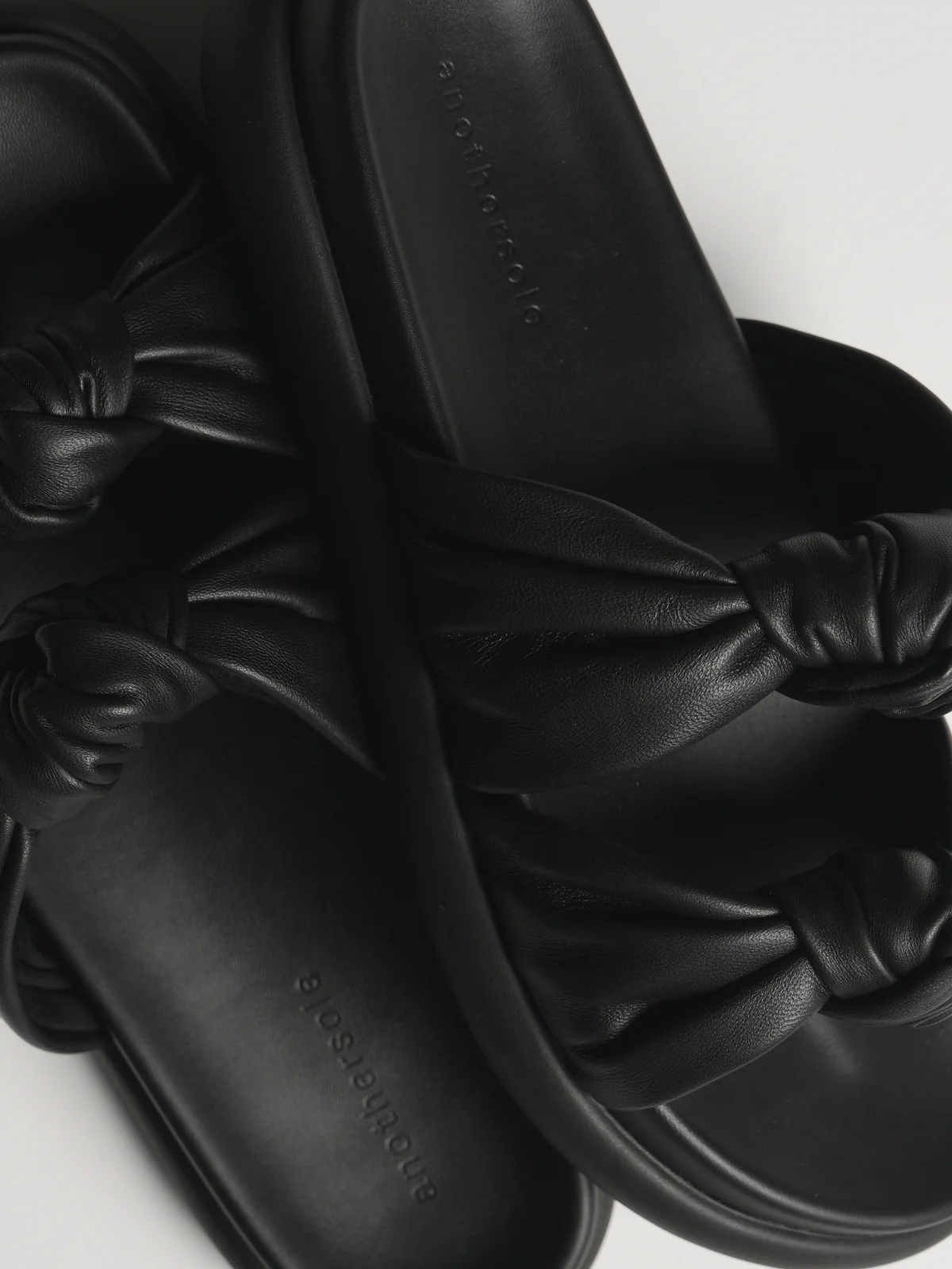 Knotty Marshmallow - Black Leather - Image 5