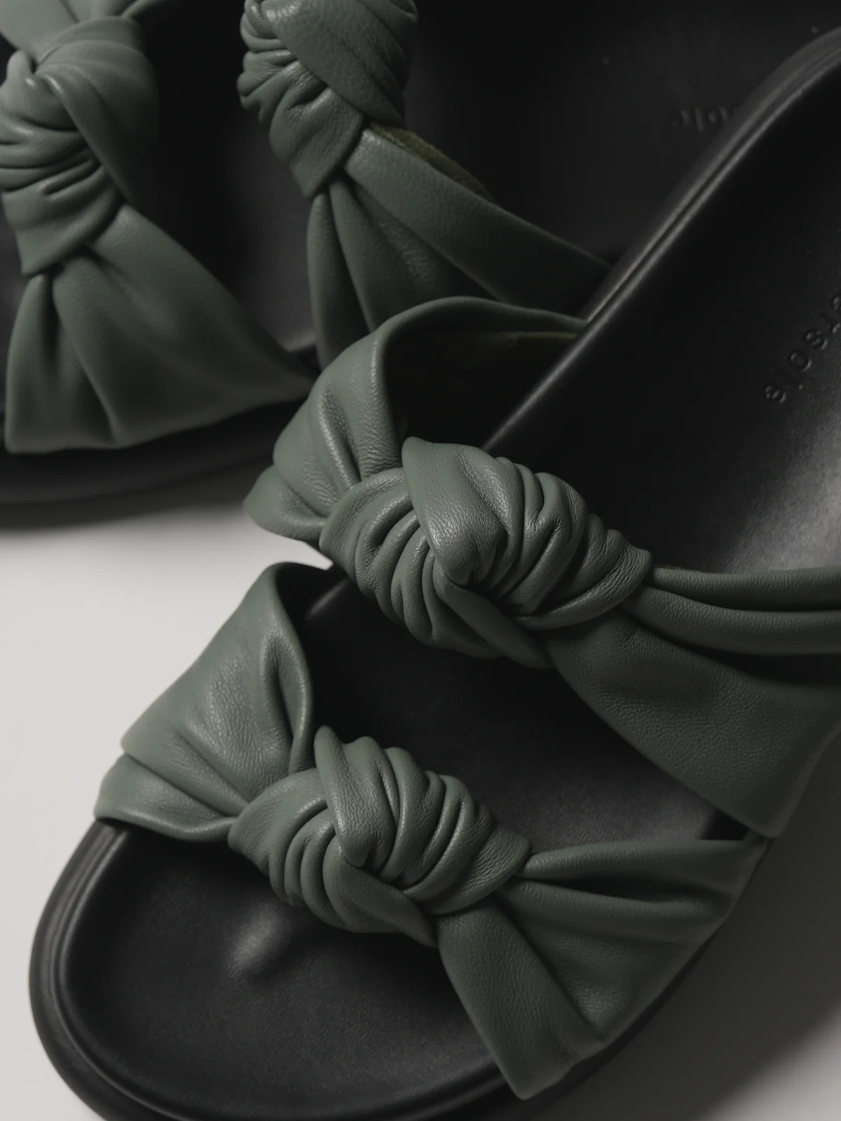 Knotty Marshmallow - Forest Leather - Image 5
