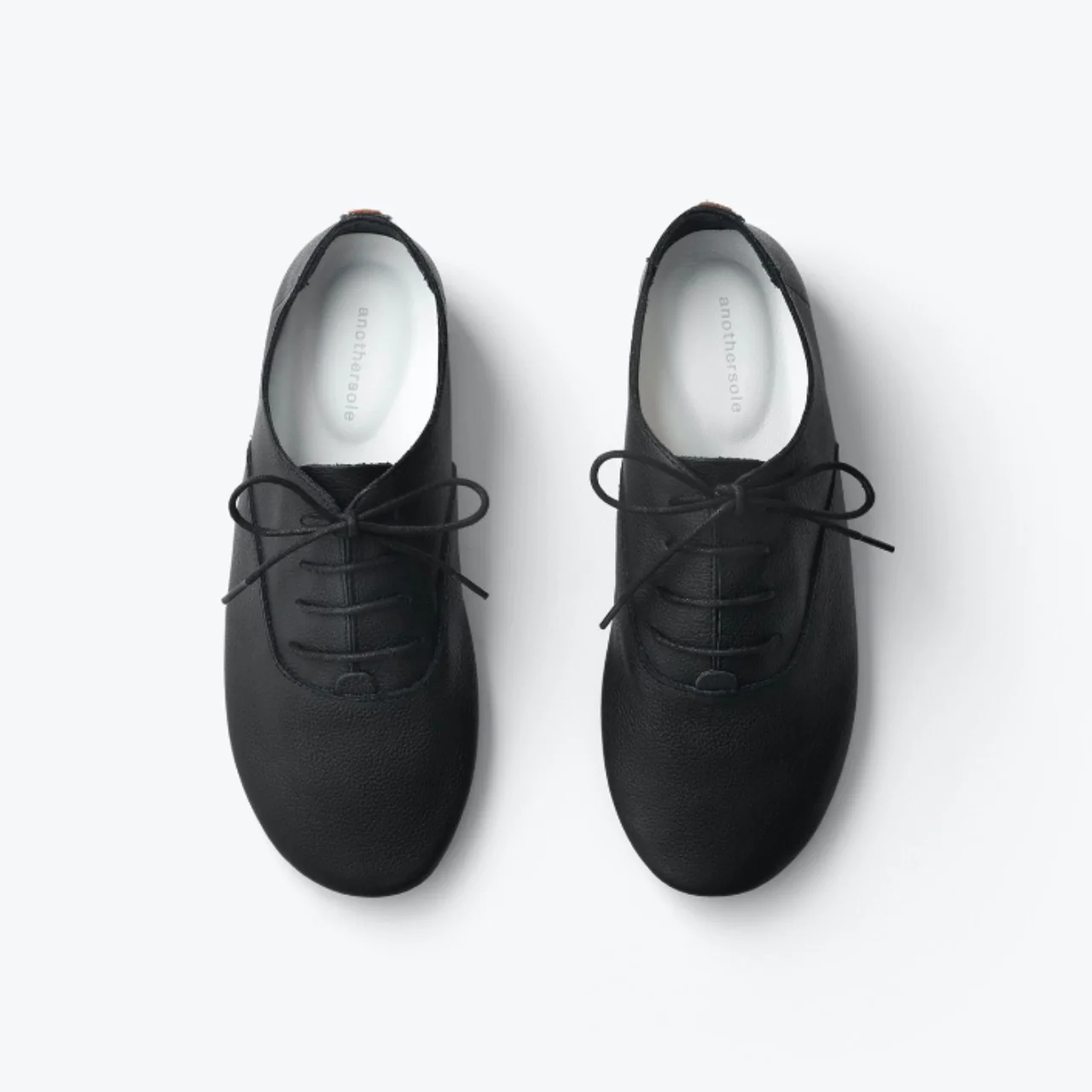 Luisa II - Pebbled Black - Image 4