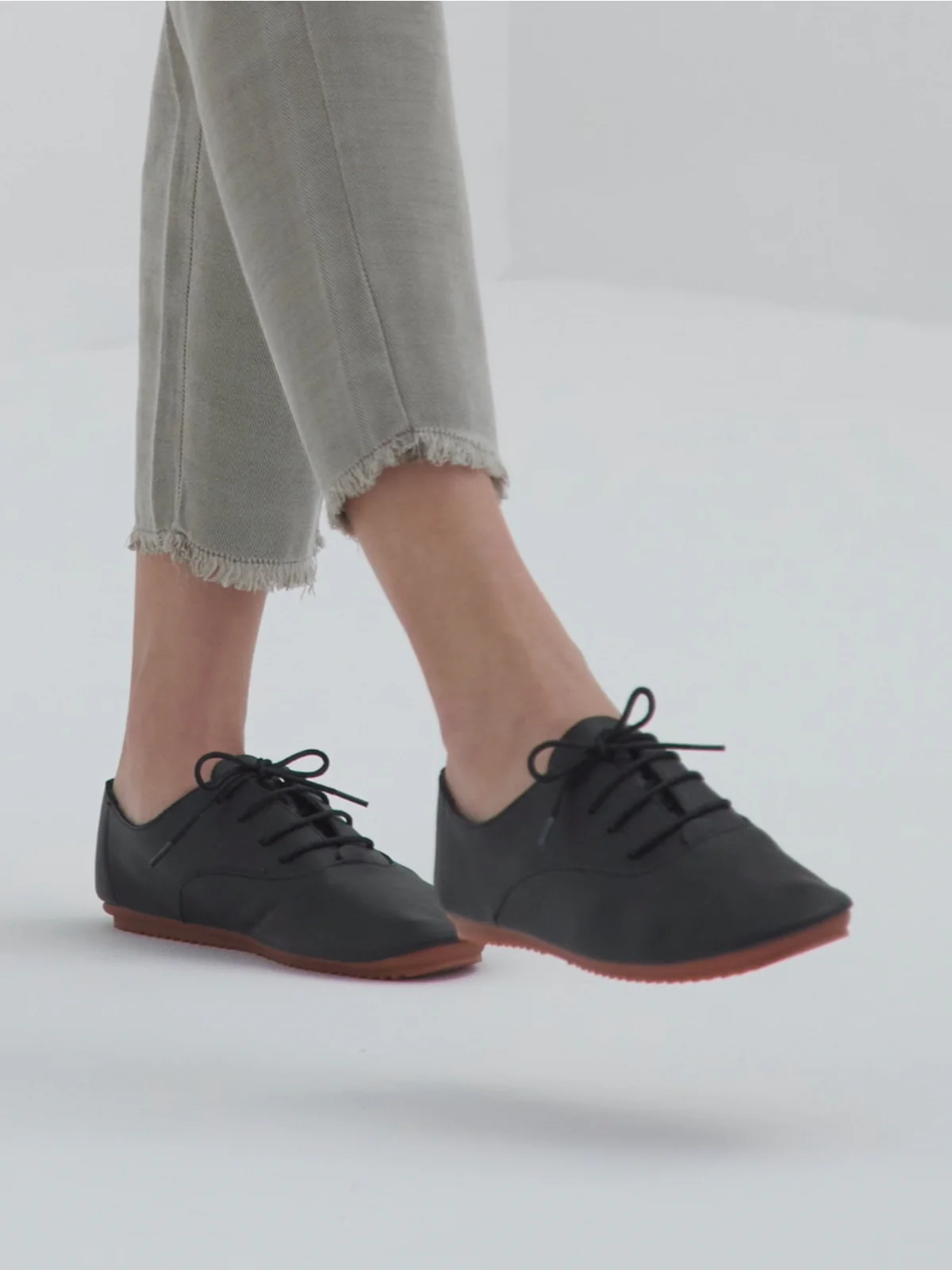 Luisa II - Pebbled Black - Image 5