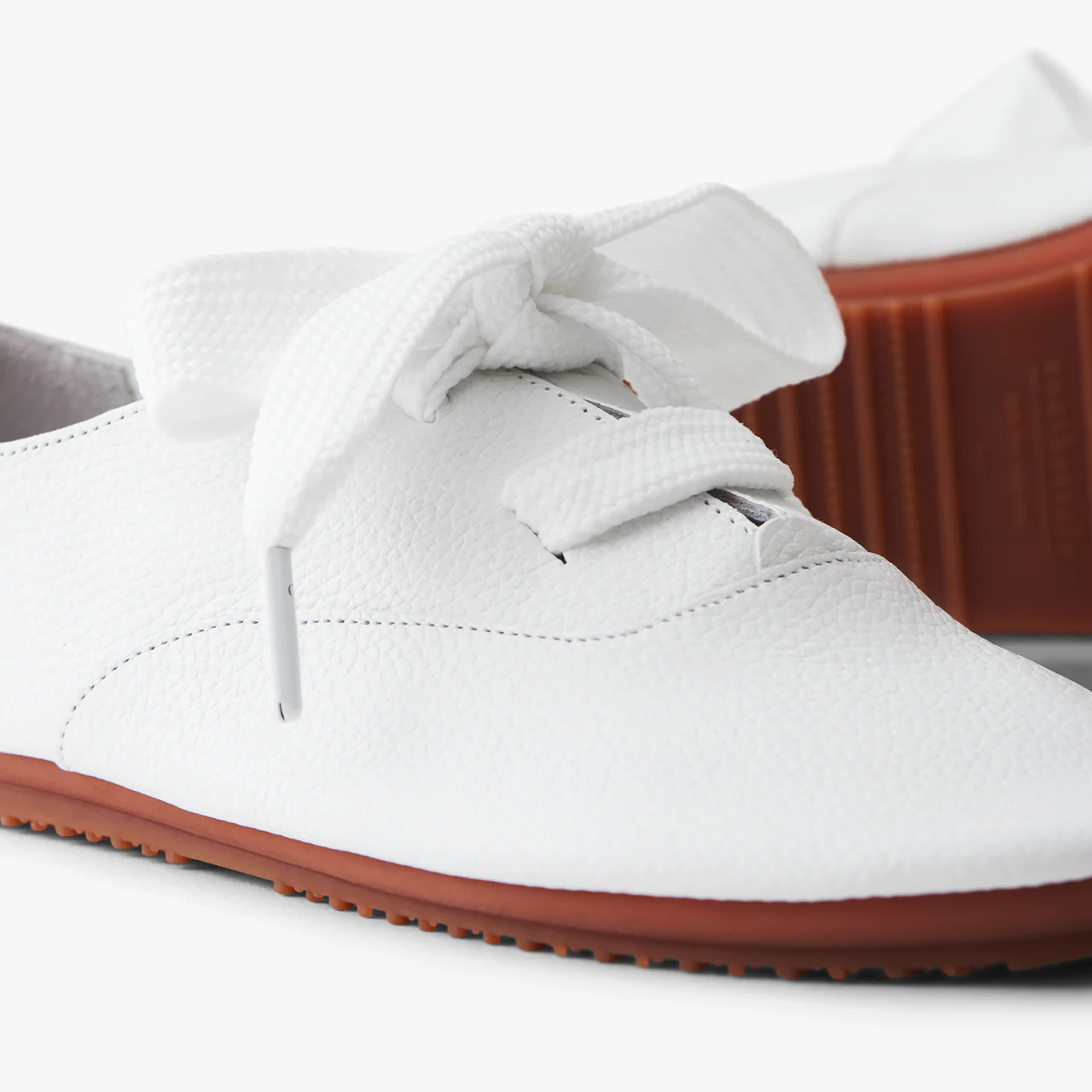 Stella - White - Image 2